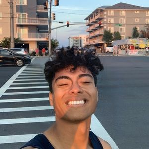 Meet your Posher, Basti